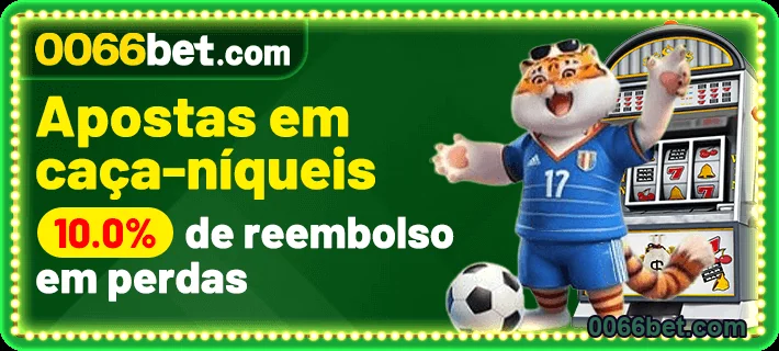 Atendente auxiliando cliente sobre serviços VIP